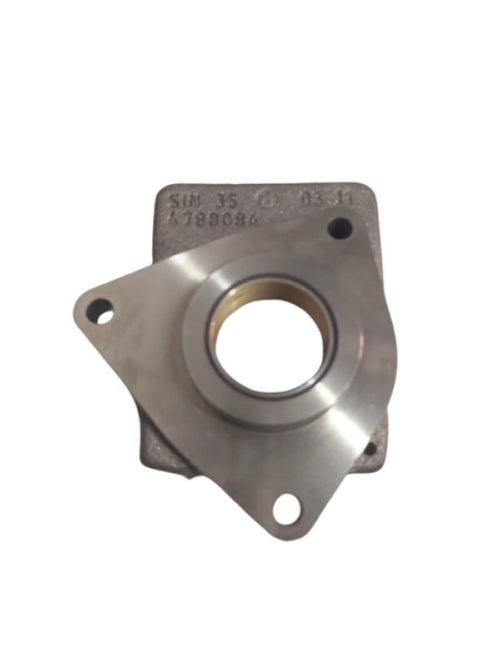 HİDROLİK POMPA BAĞ MESNEDİ DÖRT KÖŞE ÜST ÜÇGEN - Fiat / New Holland 480 - 54C - Massey Ferguson 65 - New Holland 70 - 4788084 - 1 Adet