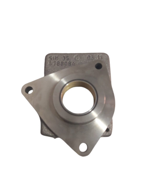 HİDROLİK POMPA BAĞ MESNEDİ DÖRT KÖŞE ÜST ÜÇGEN - Fiat / New Holland 480 - 54C - Massey Ferguson 65 - New Holland 70 - 4788084 - 1 Adet