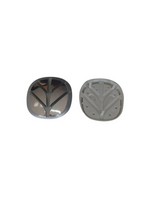 ÖN KAPORTA ARMASI SİMGE GRİ -  82032998 - New Holland TT - TD Serisi - 47128460 -   1  Adet