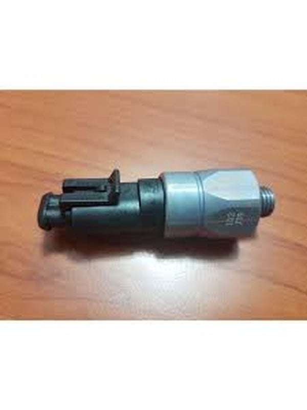 HİDROLİK DİREKSİYON BASINÇ MÜŞÜR 0,6 BAR KALIN DİŞ ÇİFT ÇEKER 554.52  700066 - New Holland TT - TD - 47827024 -   1  Adet